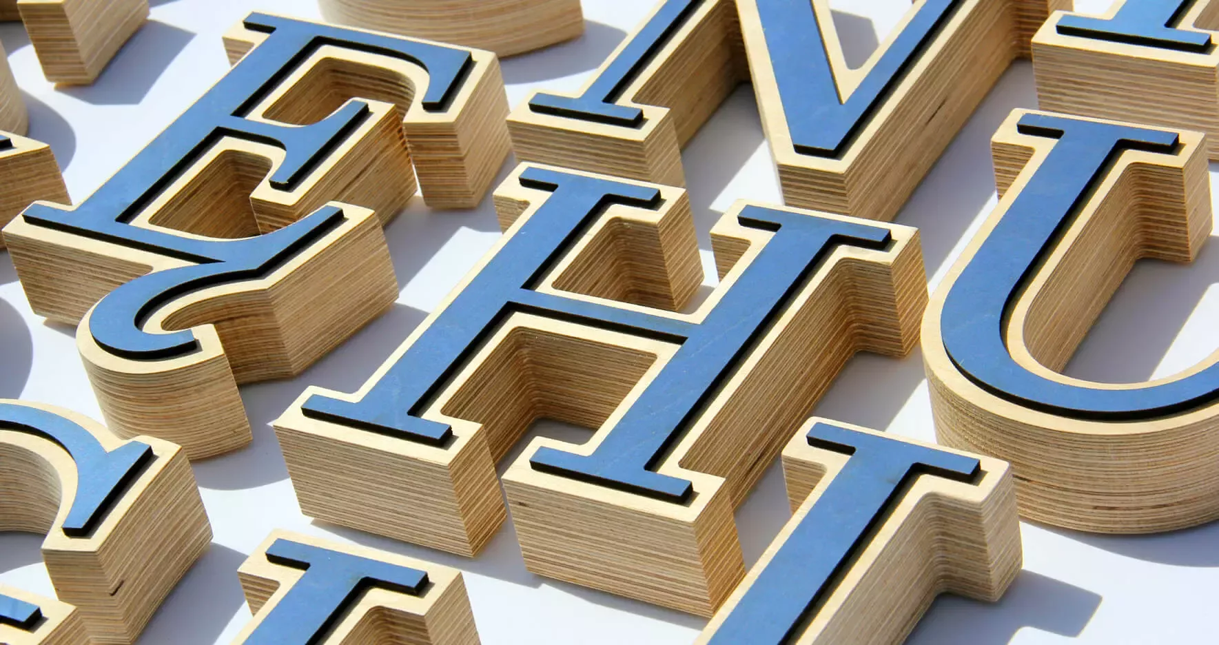 Alphabet en bois - lettres décoratives en bois